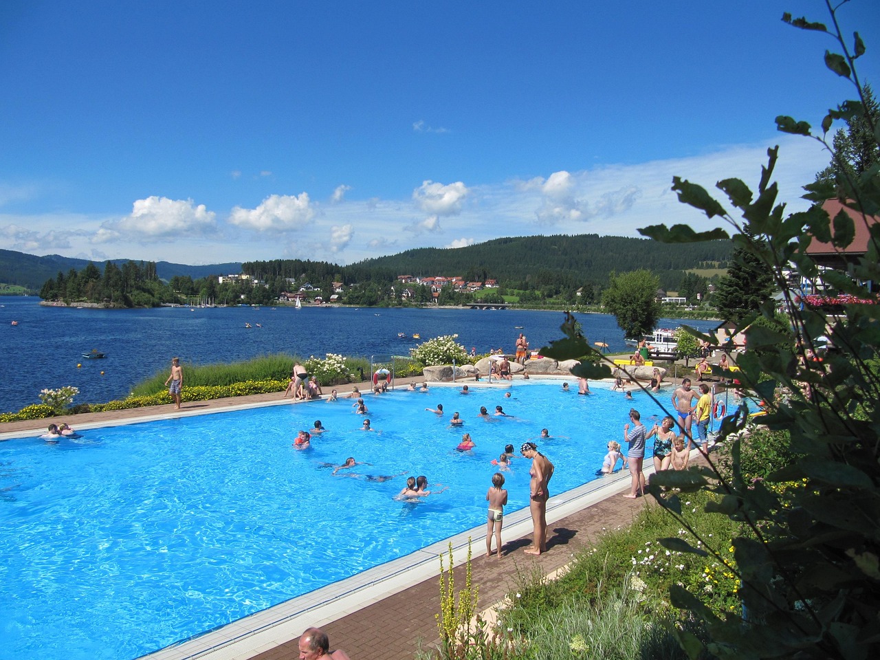 Schwimmen und Baden im Schluchsee - Wasserspaß für die ganze Familie